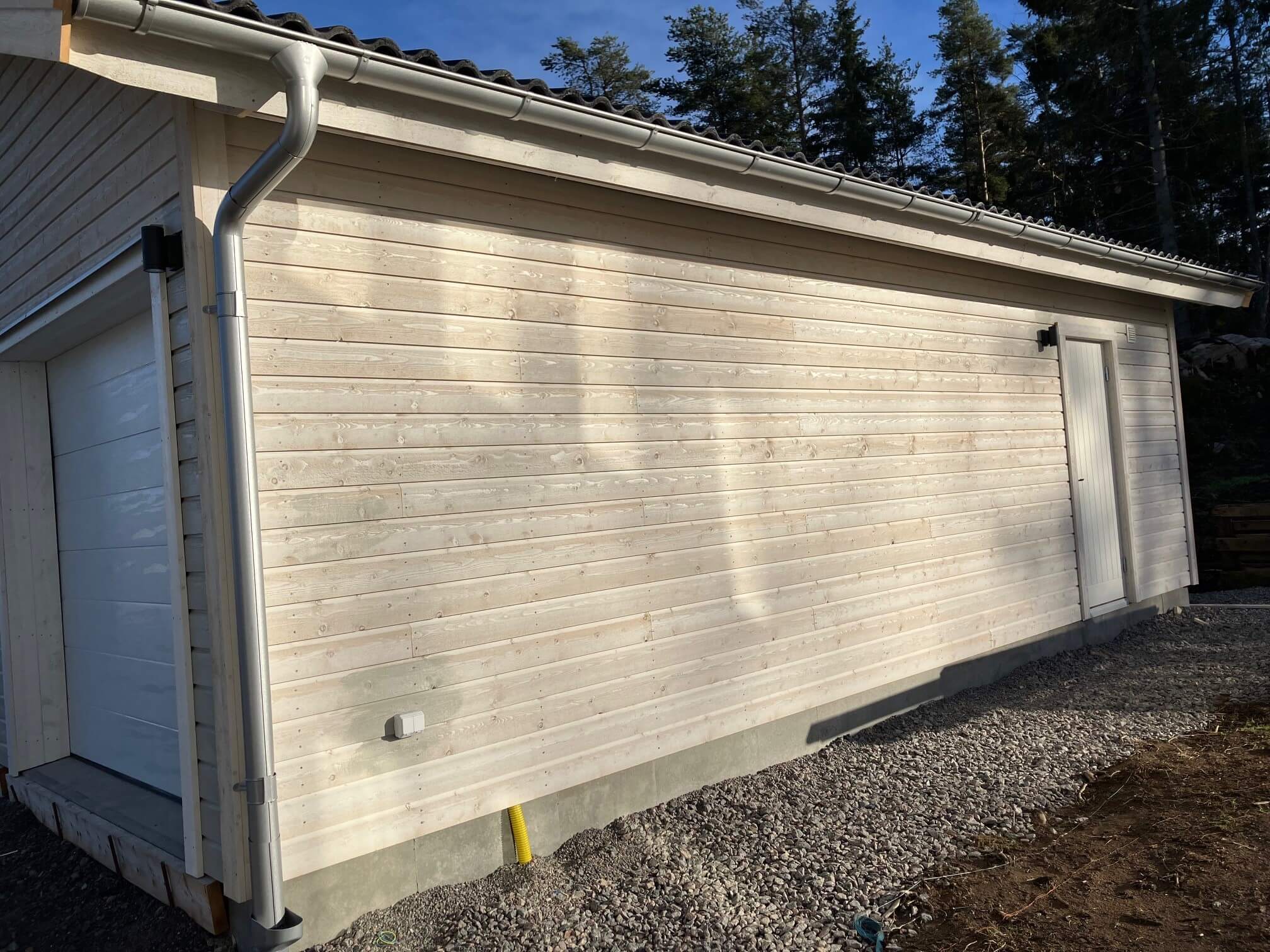 Långsidan på ett garage Långsidan på ett garage